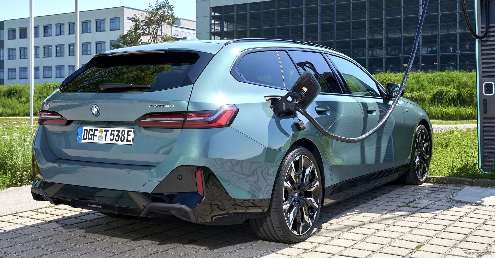 BMW i5 ツーリングの「eDrive40」