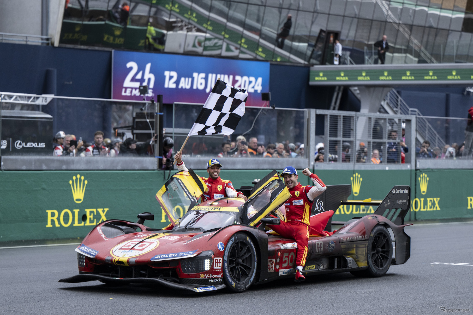 優勝を飾った#50 フェラーリ。