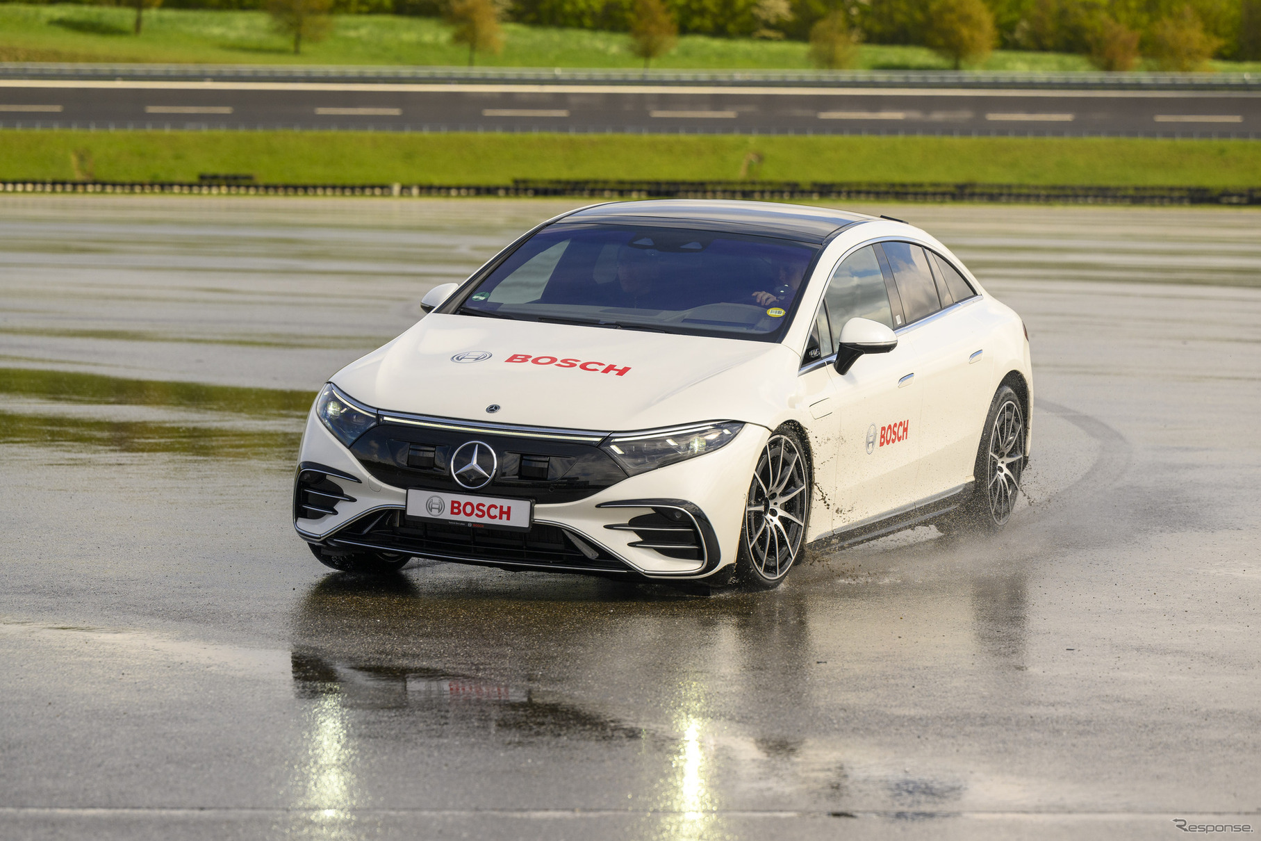 ボッシュのソフト定義自動車向け新技術が次世代の車両制御を実現