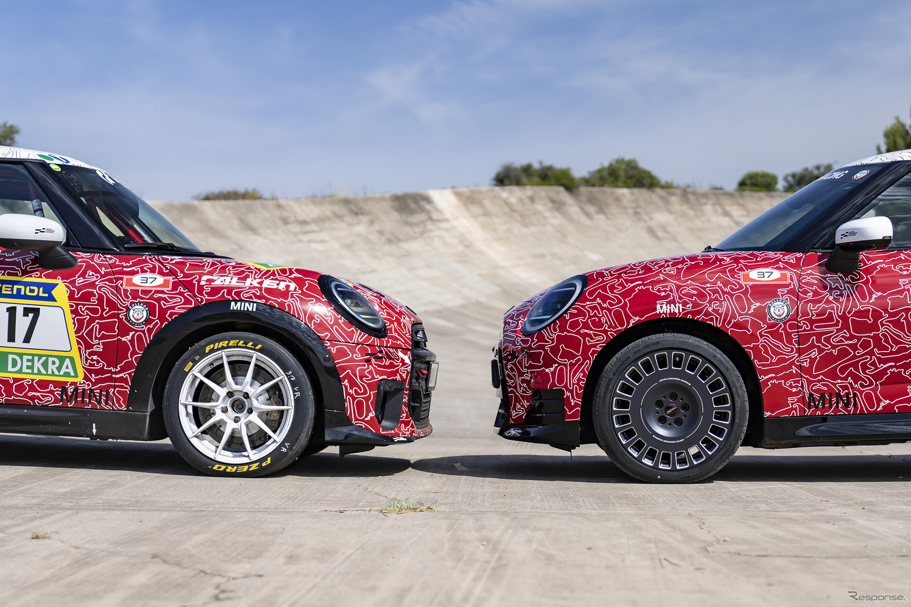 MINI『ジョンクーパーワークスE』のプロトタイプと『ジョンクーパーワークス・プロトタイプ#317』