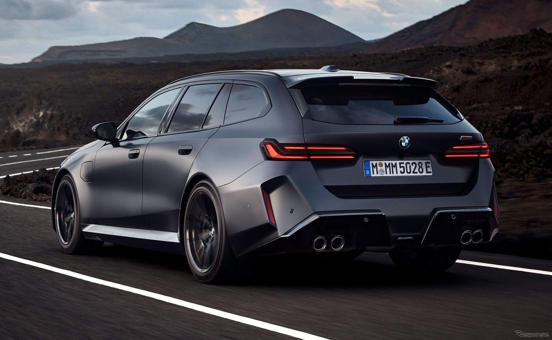 BMW M5ツーリング 新型