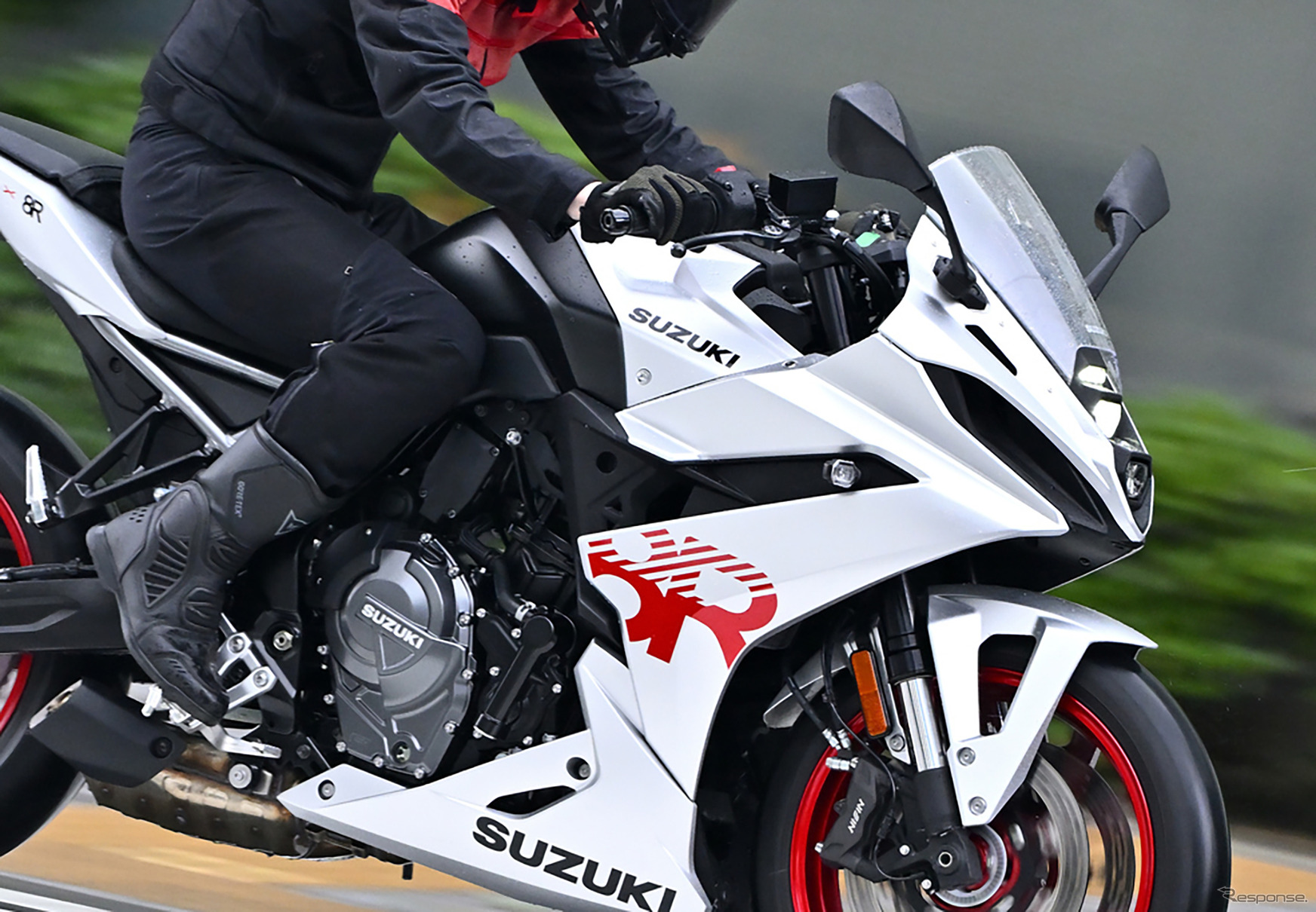 スズキ GSX-8R