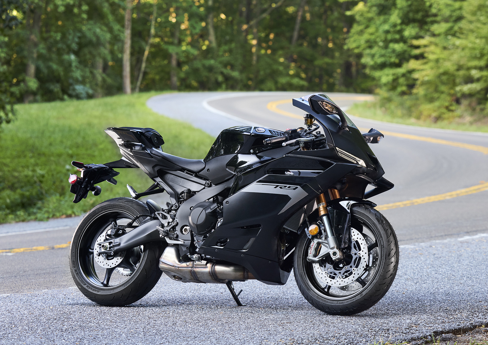 ヤマハ YZF-R9（写真は海外仕様）