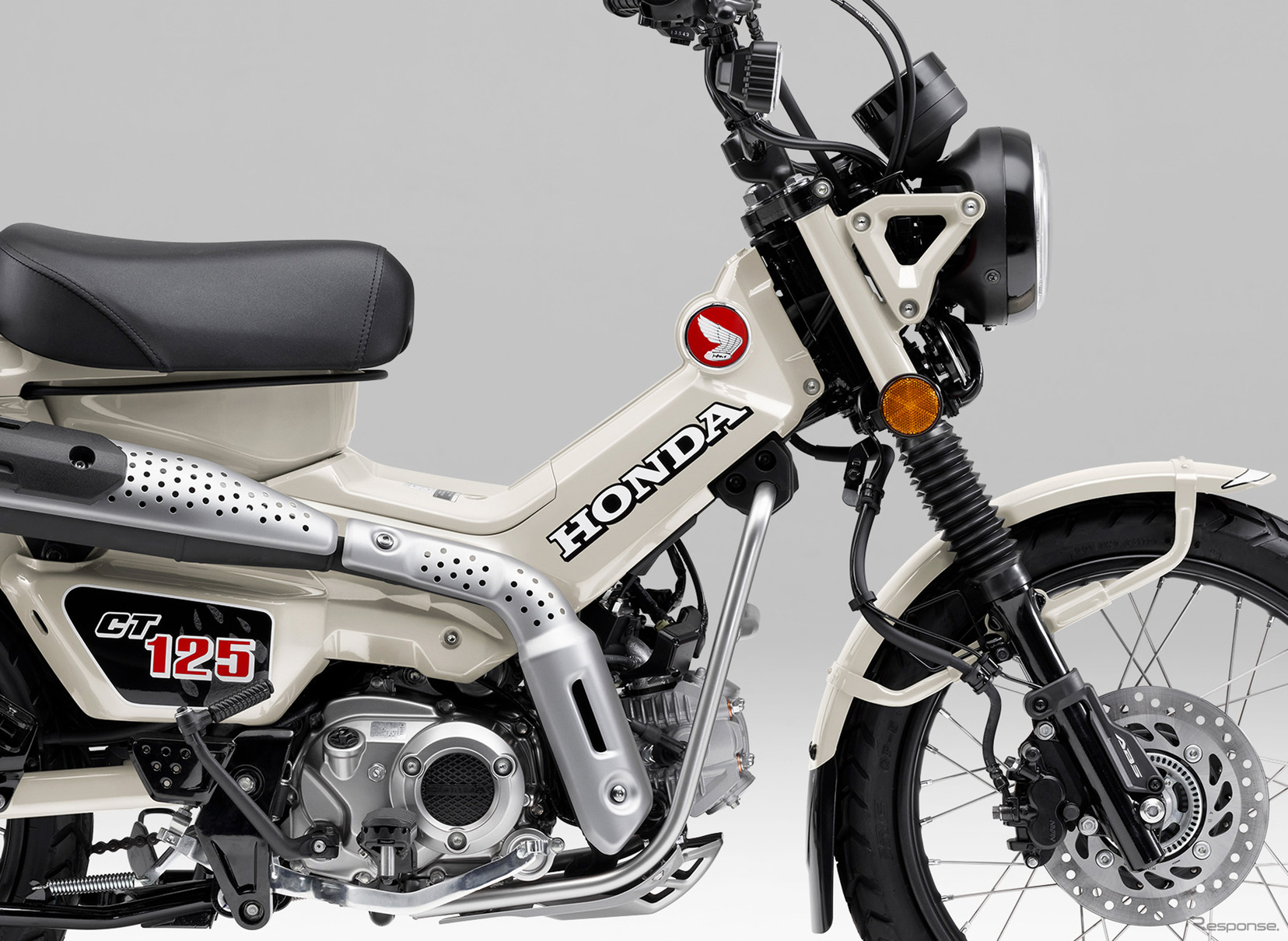 ホンダ CT125ハンターカブ（パールシュガーケーンベージュ）