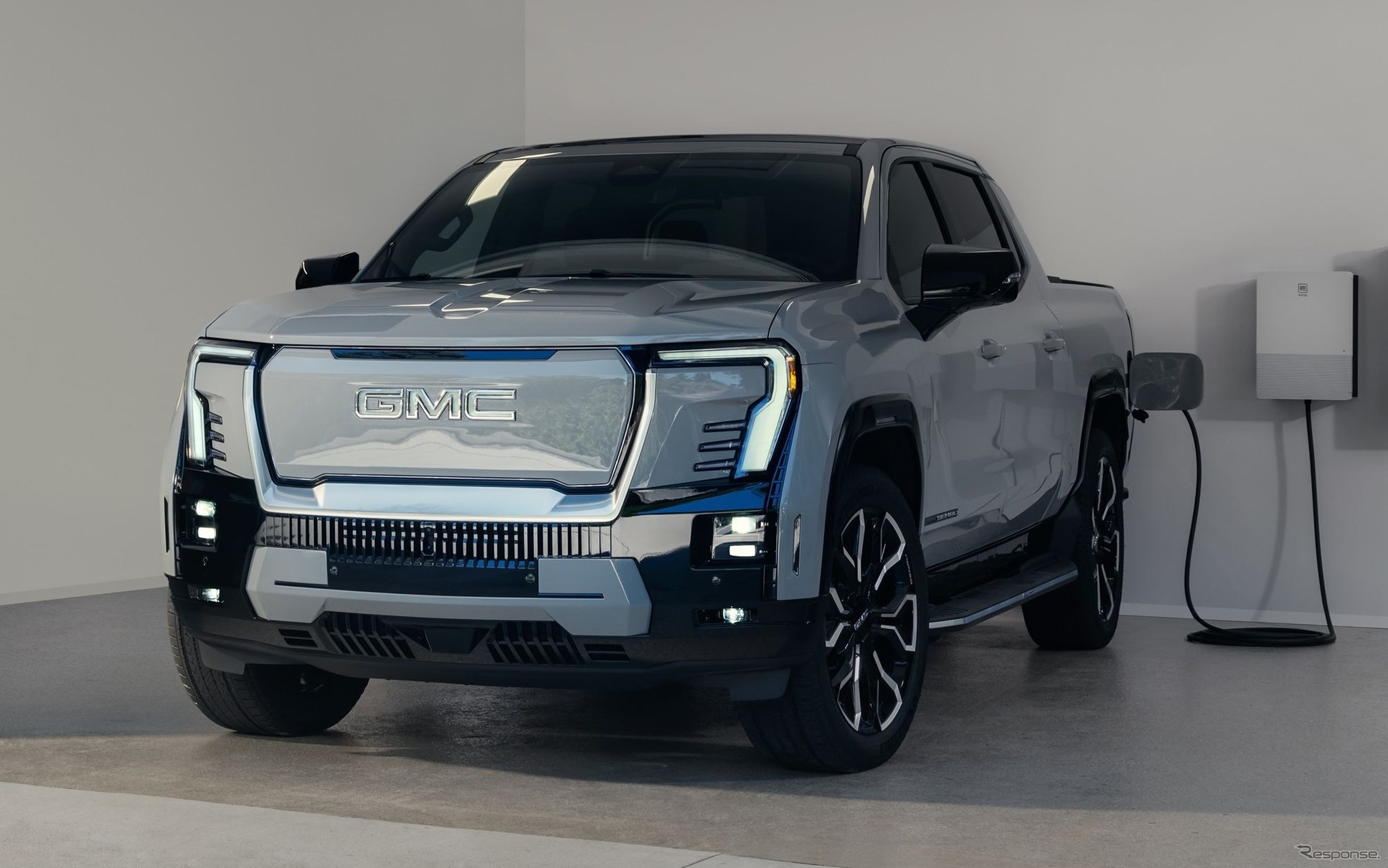 GMC『シエラEVデナリ』の米2025年型