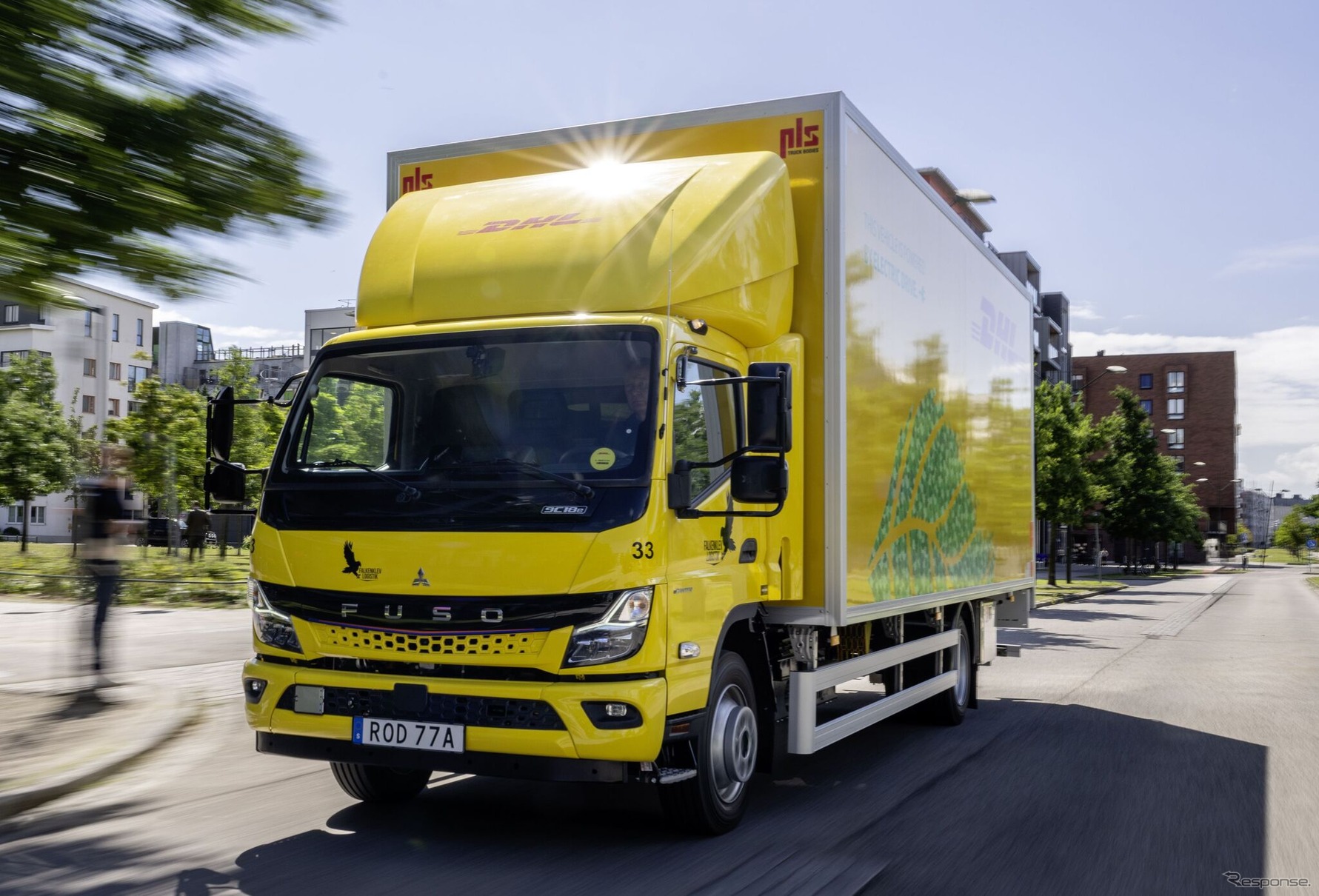 三菱ふそう『eキャンター』新型をスウェーデンのDHLの配送ルートで使用開始