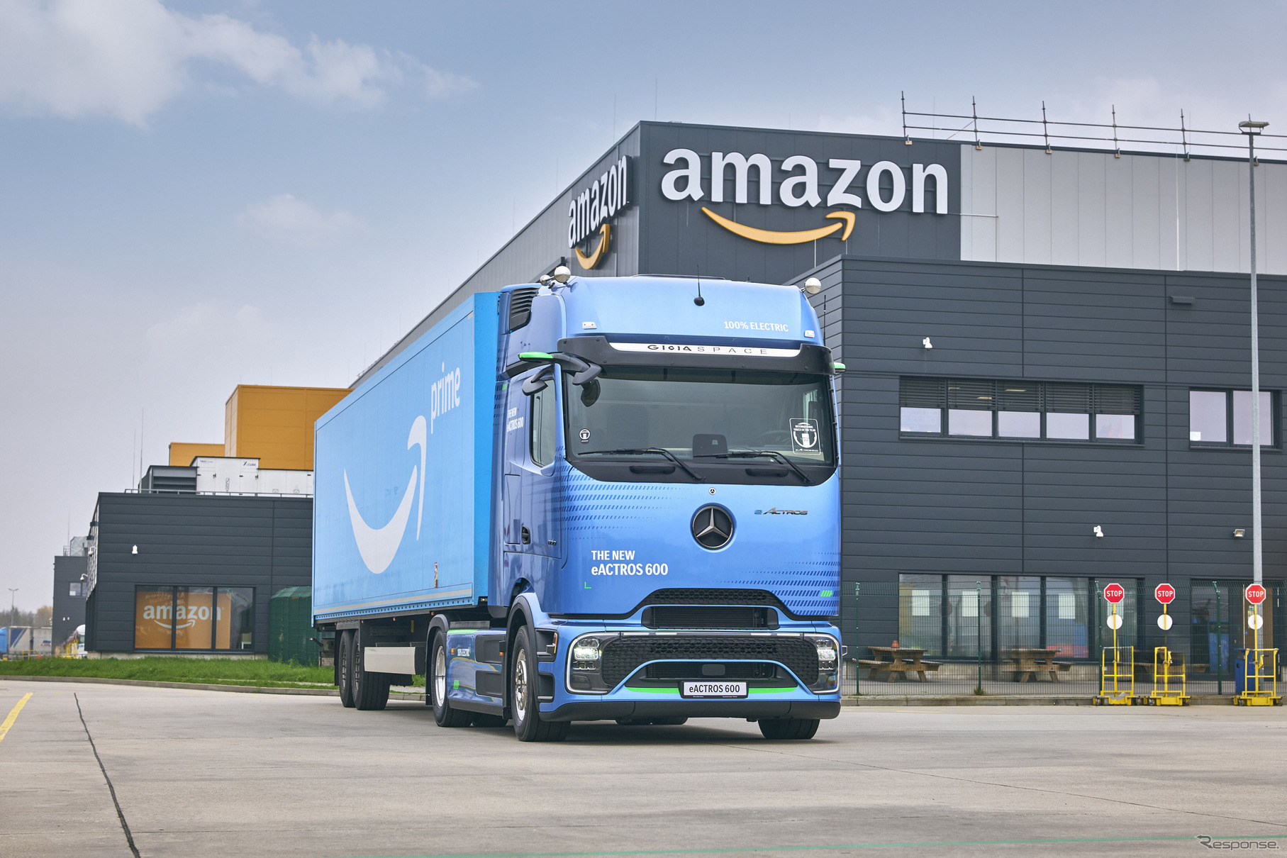 アマゾンが200台を超えるメルセデスベンツの新型EVトラック『eActros 600』を発注