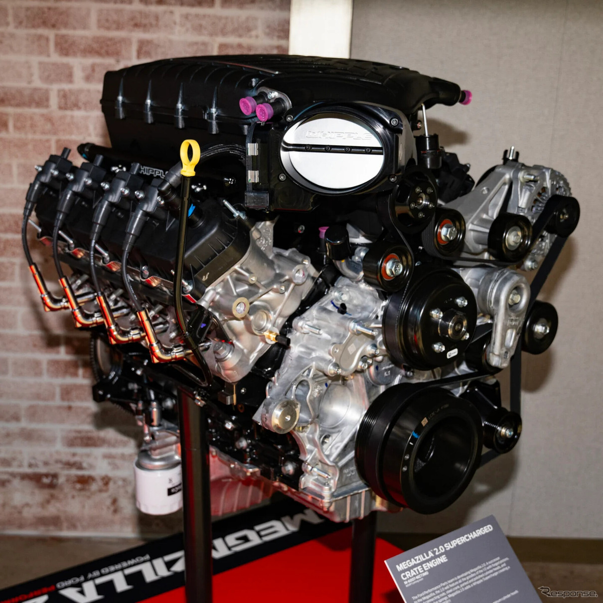 フォードパフォーマンスの競技用の7.3リットルV8エンジン「メガジラ2.0」
