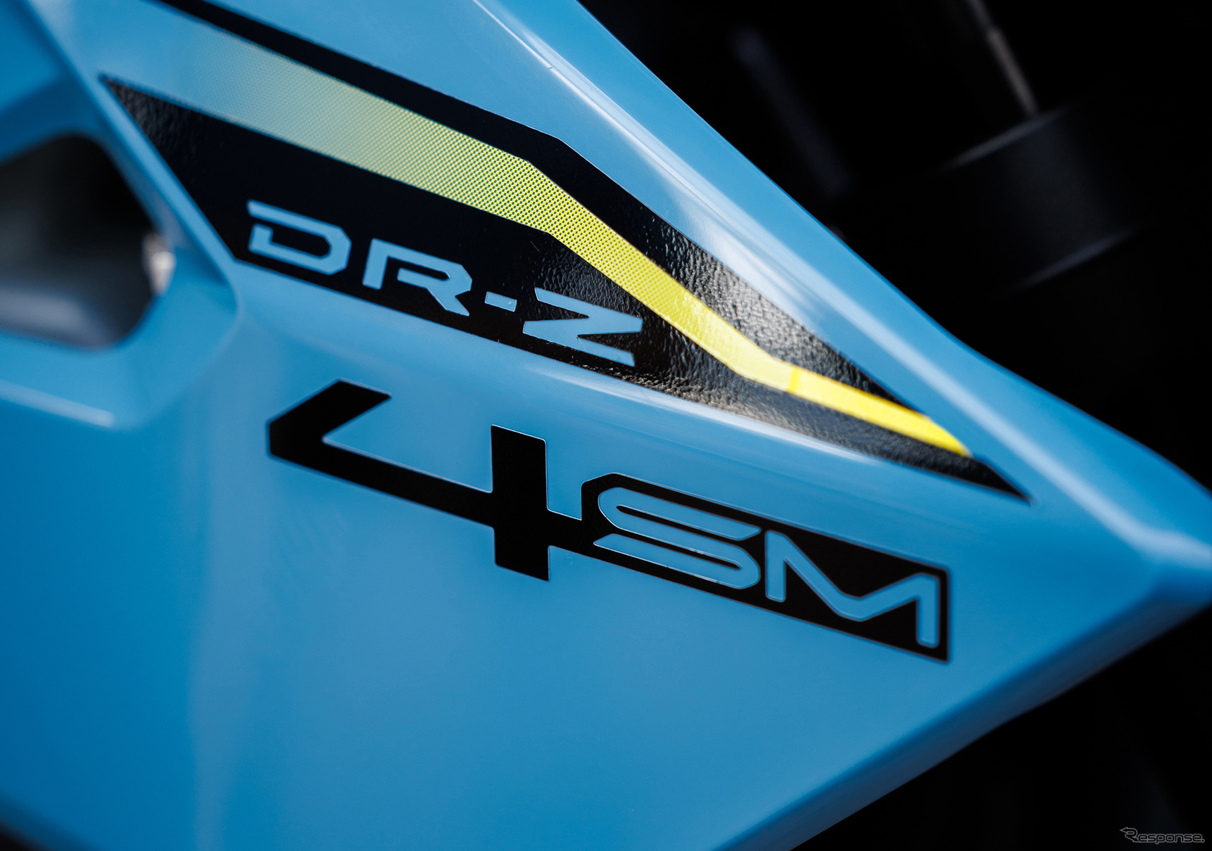 スズキの新型スーパーモト『DR-Z4SM』