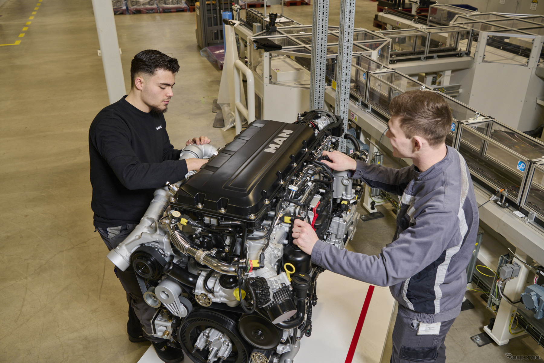 MANがドイツ・ニュルンベルク工場で新型13リットルディーゼルエンジン「D30」の生産を開始