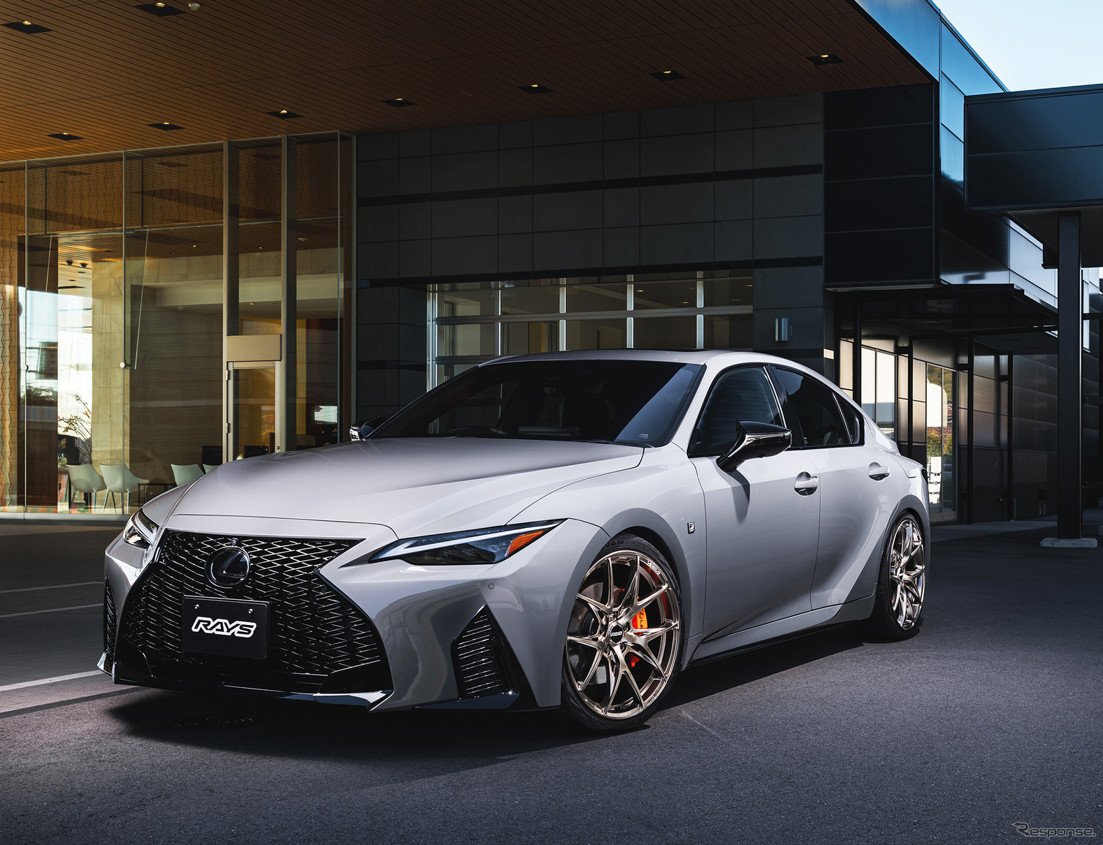 VERSUS VV21S「グレイスゴールド」× LEXUS IS Fスポーツ