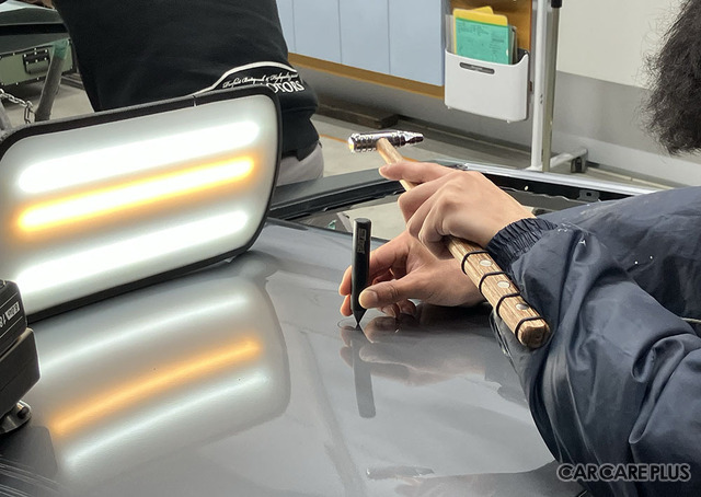 パテ埋め不要でボディの“えくぼ”を直す「セノキ流 総合外板修正術」は効率的かつ低コストで環境にも優しい…御殿場市での研修を取材