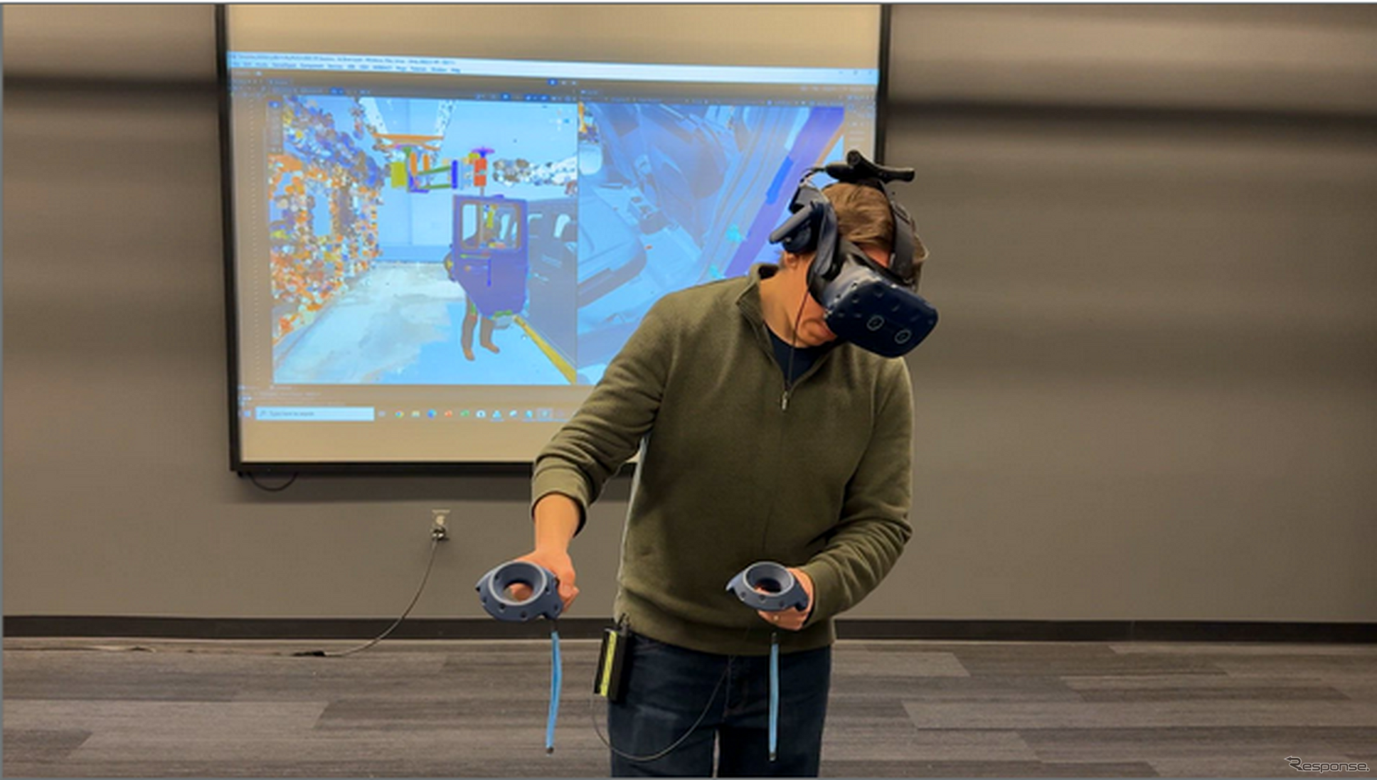 ステランティス仮想現実（VR）ラボにおいて、ビデオゲームやスーパーヒーロー映画の技術を活用した自動車製造の革新に取り組む