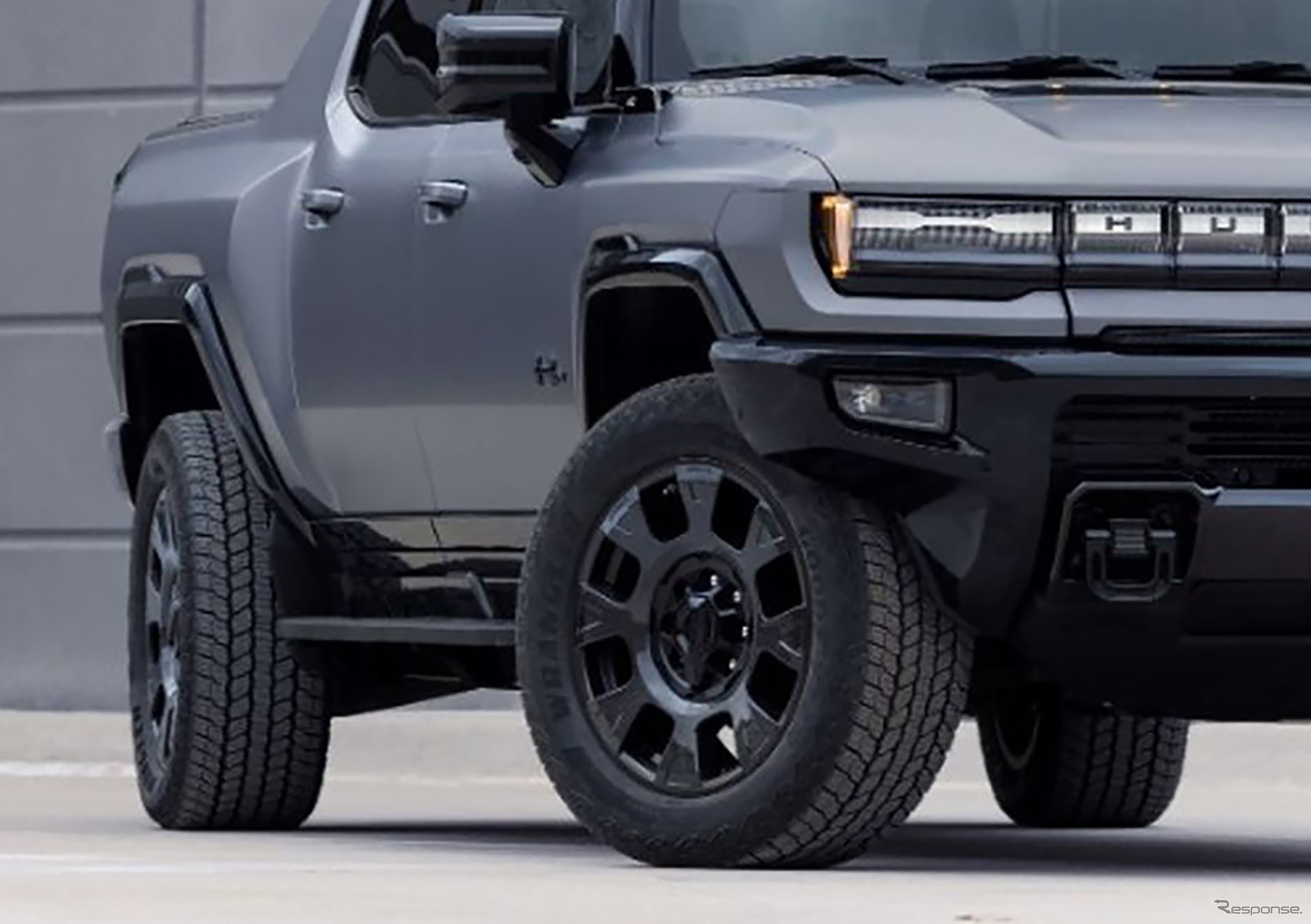 後輪操舵システムが進化したGMC ハマーEV