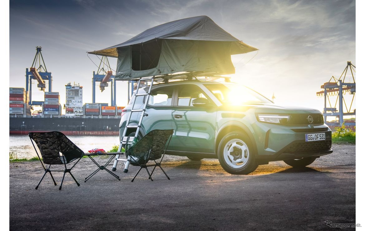 オペルの小型SUV『フロンテラ』の純正ルーフテント装着車