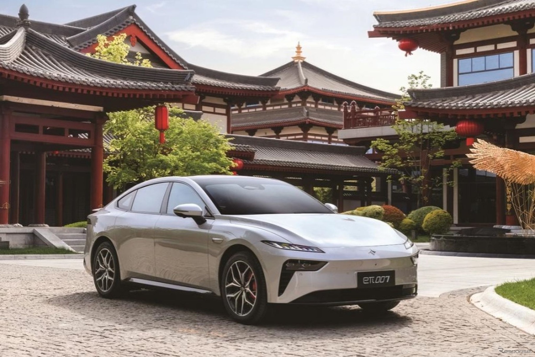 東風汽車のEVブランド「eπ（イーパイ）」『007』の2025年モデル