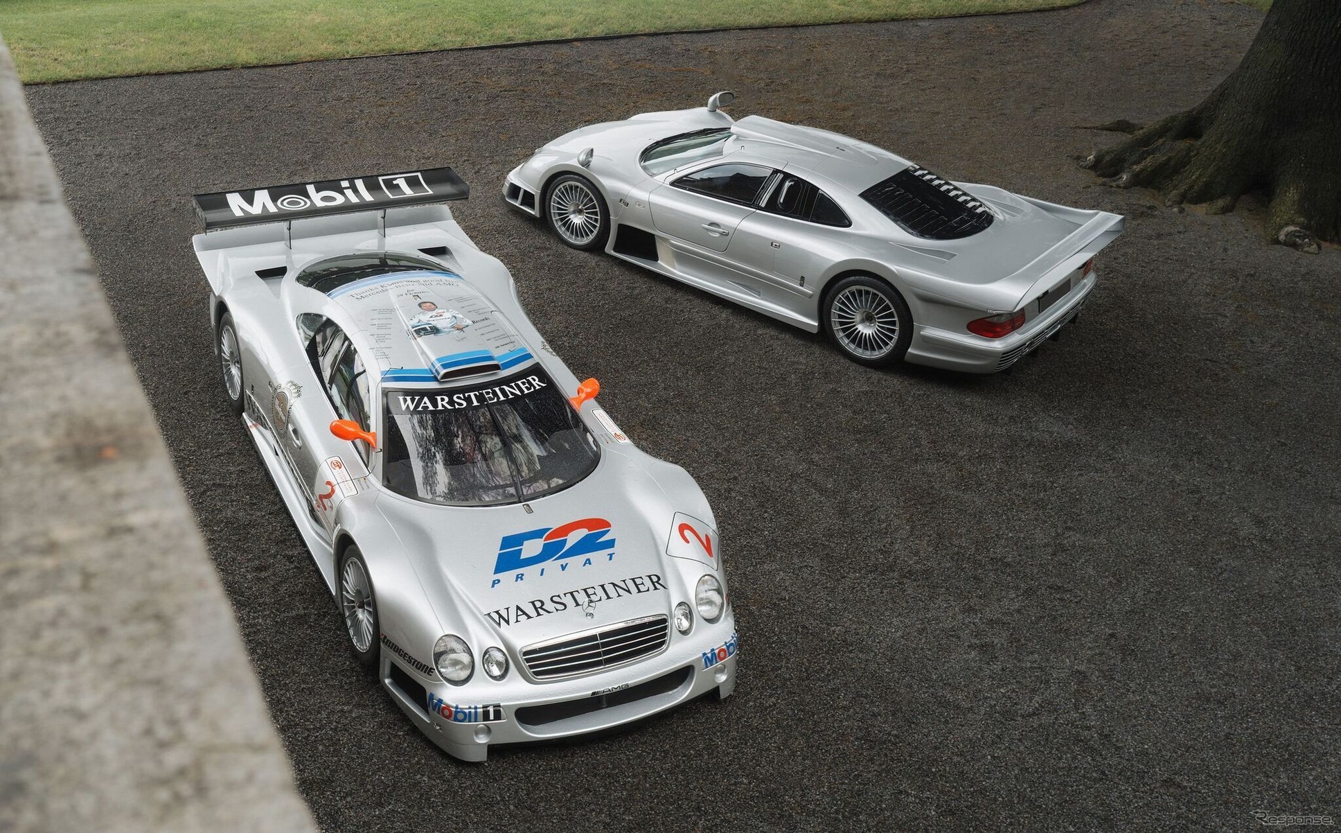 メルセデスベンツ『CLK GTR』（左）と『CLK GTRクーペ』