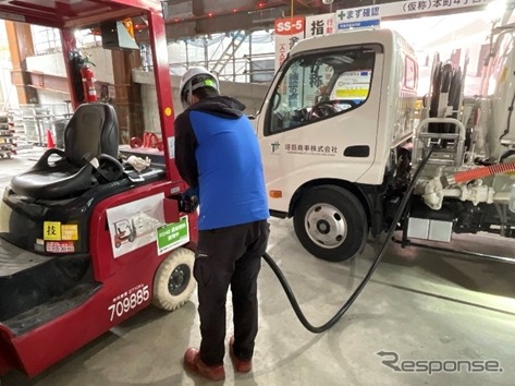 フォークリフトに軽油に代わる新しい環境配慮型燃料「RD40」使用