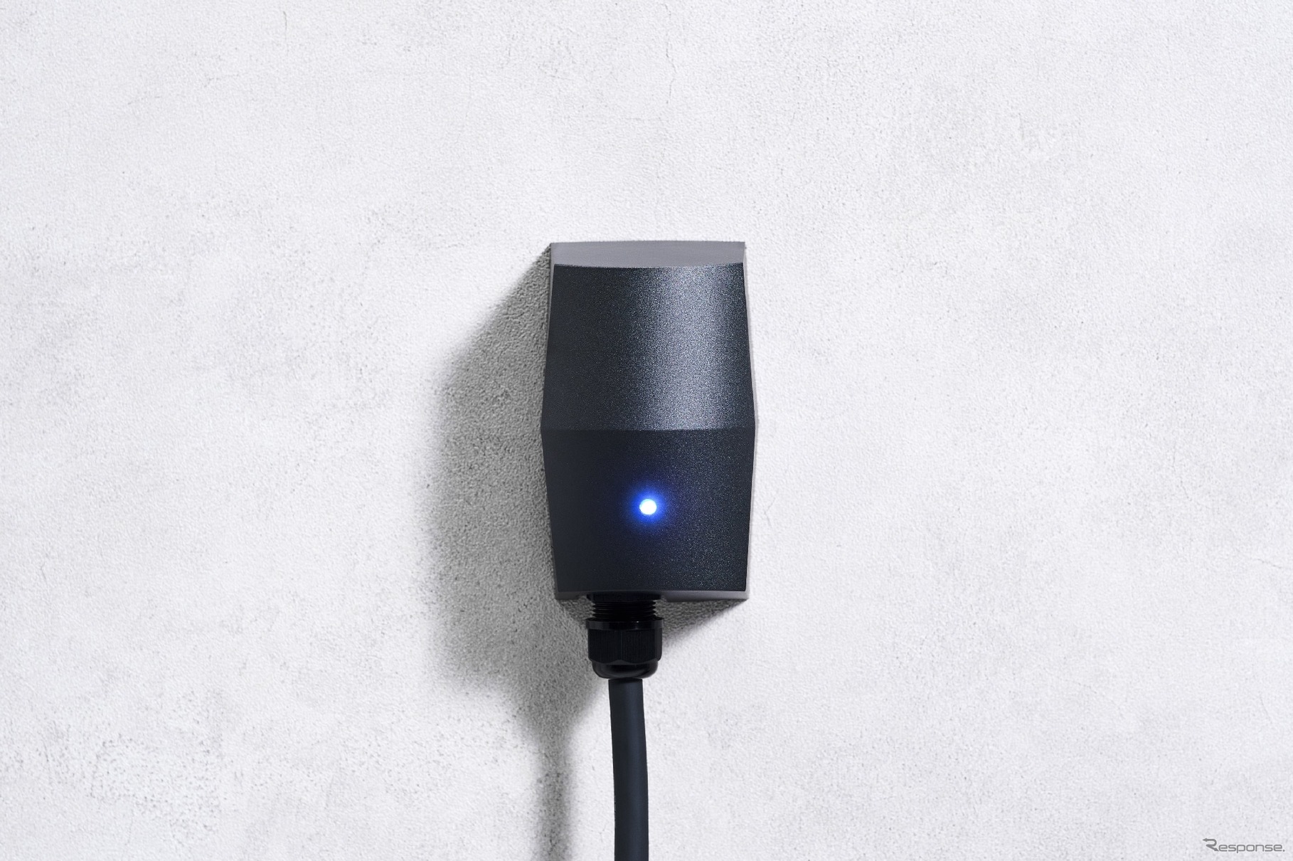 日本最小のEV用普通充電器「Ella」