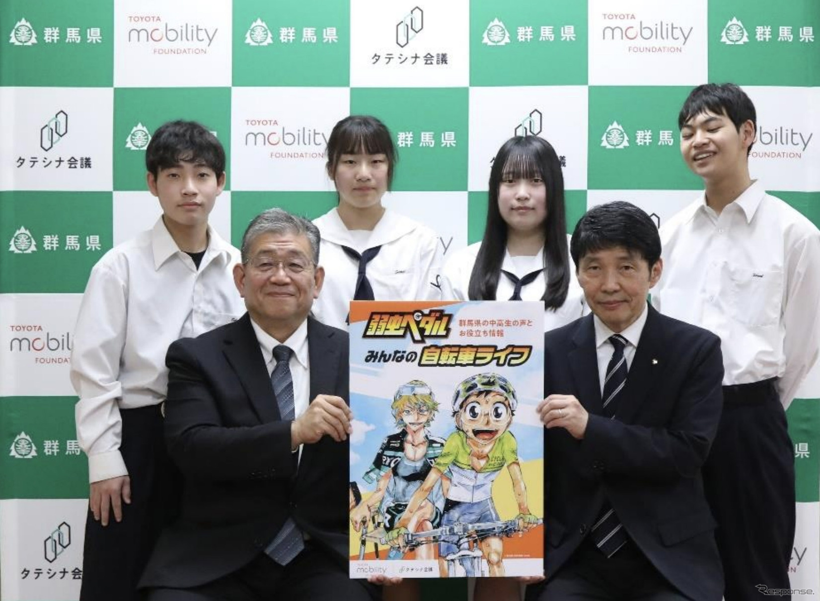 締結式当日の様子（山本一太群馬県知事、松田進TMF理事、伊勢崎清明高校 リベラルアーツ同好会