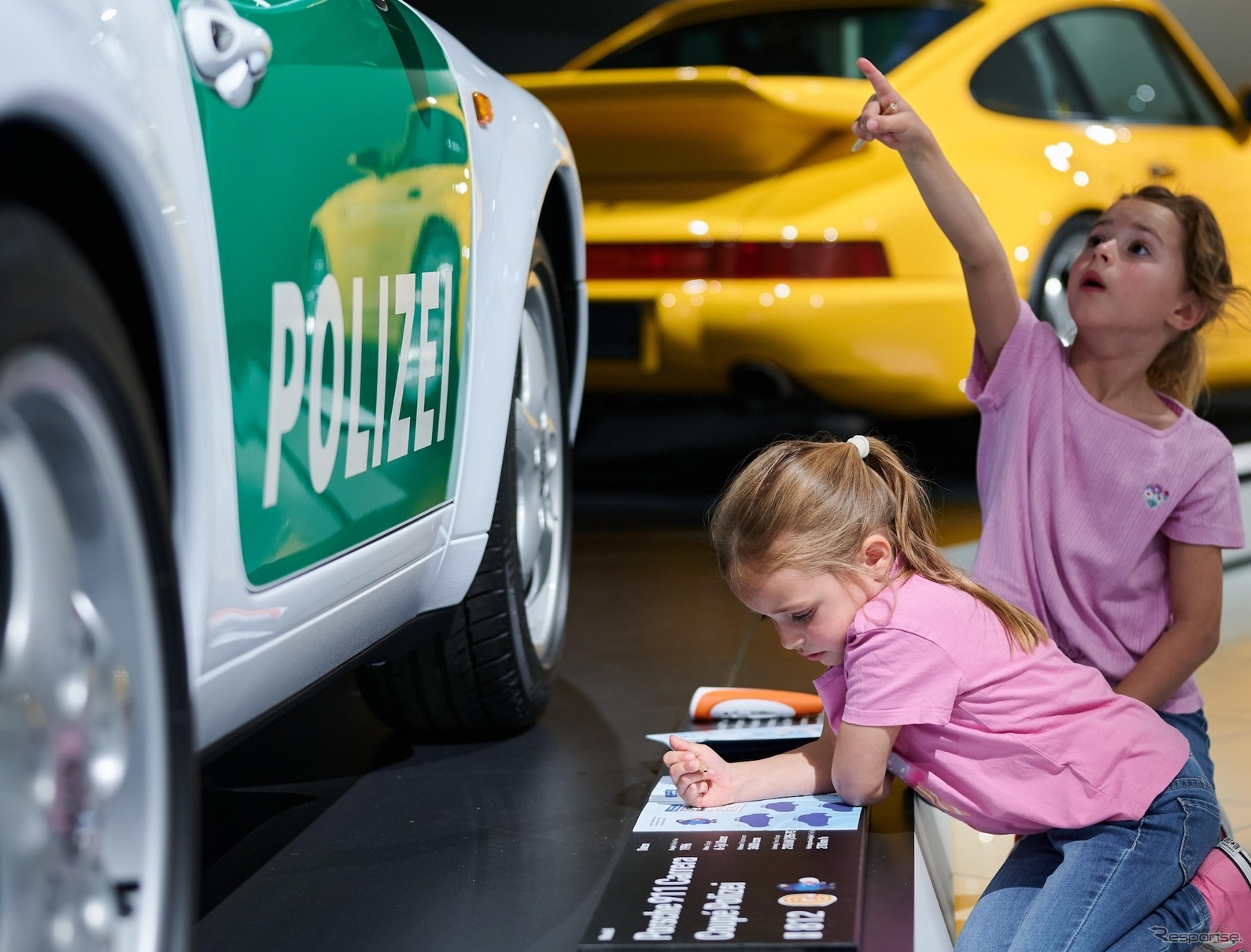 ポルシェ博物館の緊急車両をテーマにした無料の子供向け夏季プログラム「Porsche 4Kids」
