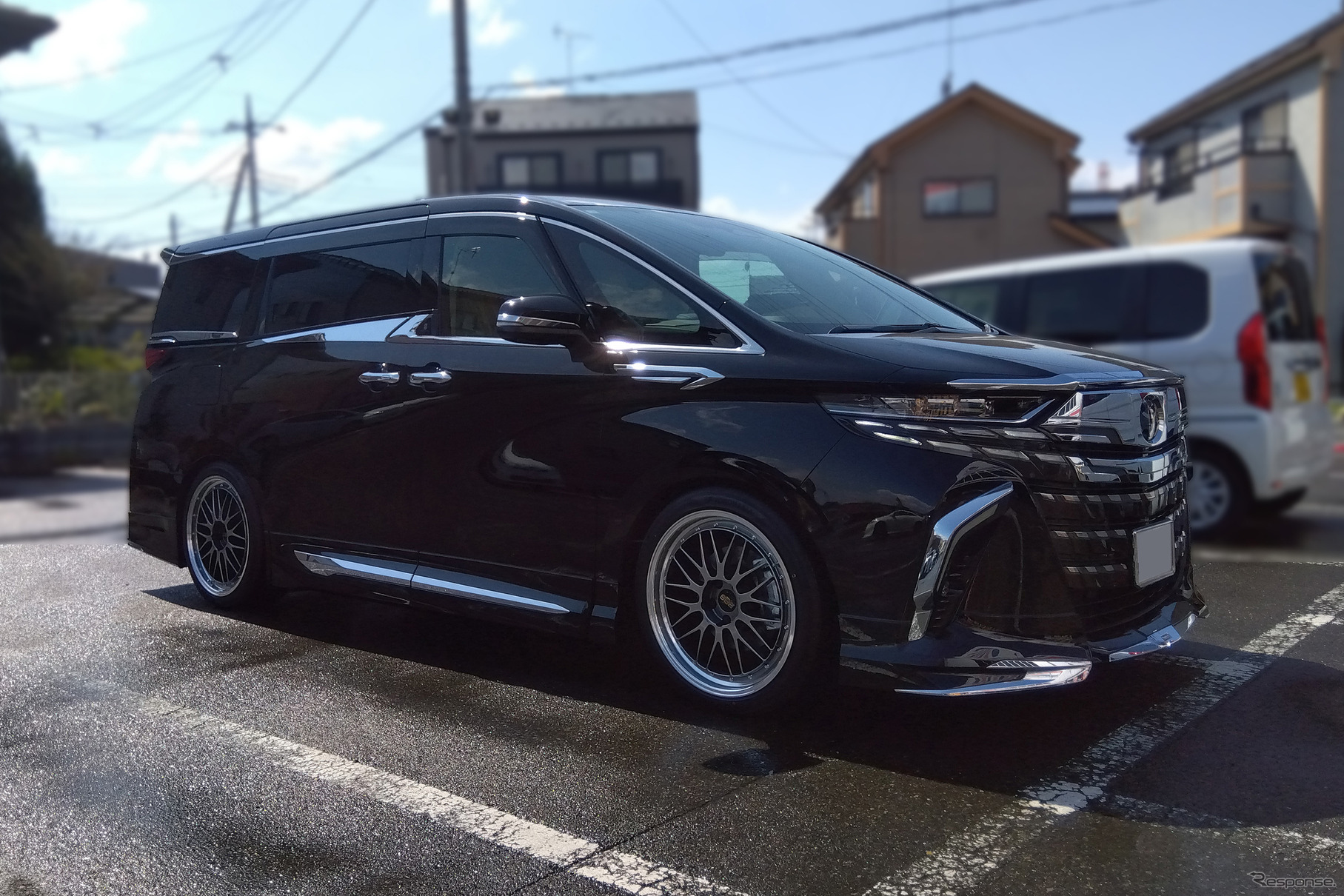 テイン RX1、トヨタ・アルファードPHEV装着例（フロント 30mmダウン / リア 35mmダウン）