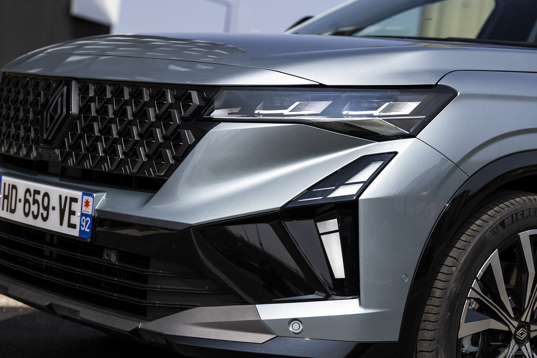 ルノー エスパス フルハイブリッド E-Tech 200hp
