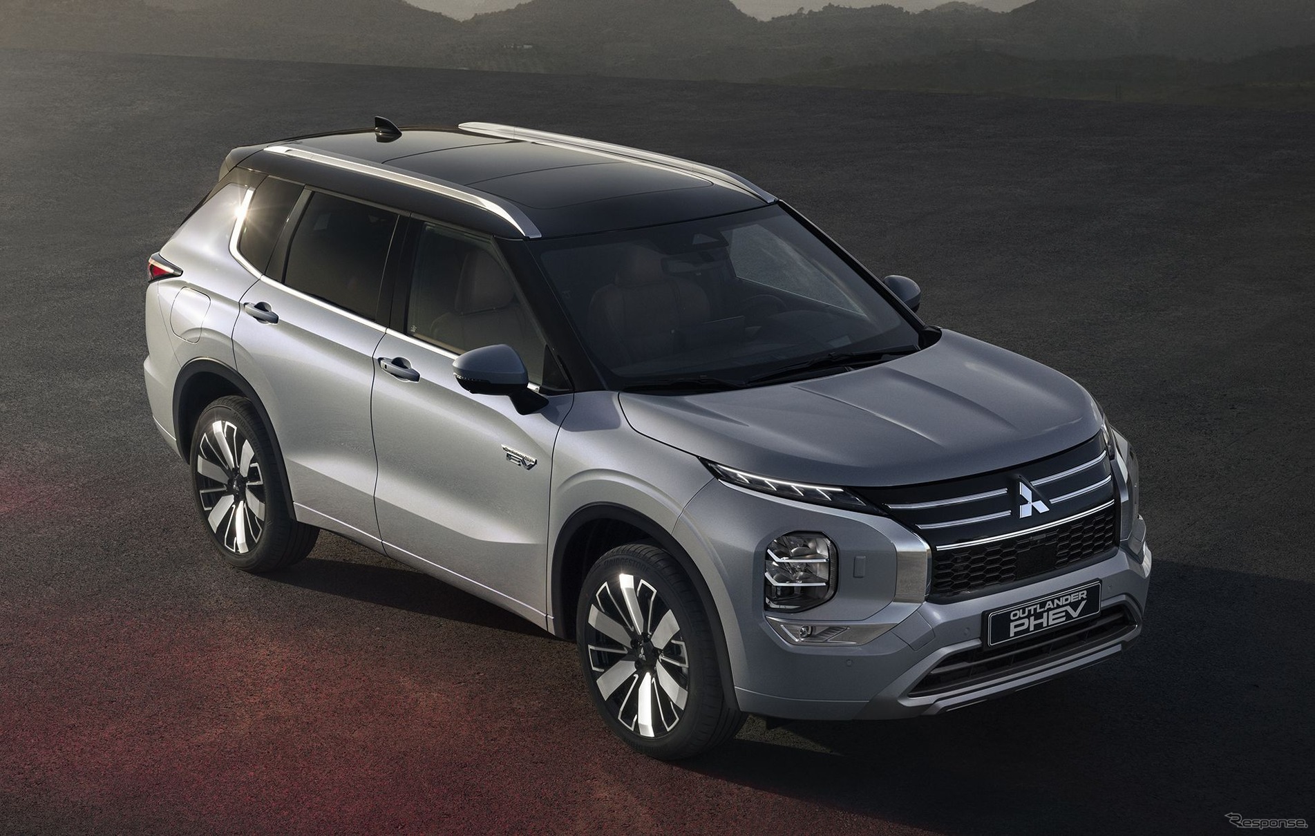 三菱『アウトランダーPHEV』改良新型