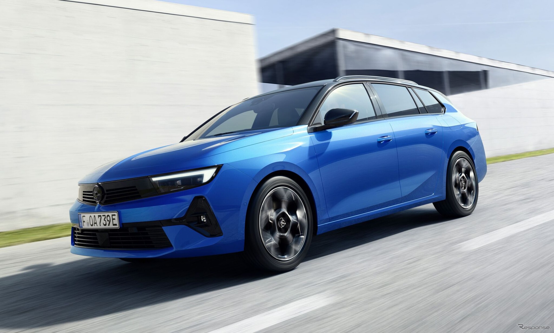 オペル・アストラ スポーツツアラーPHEV