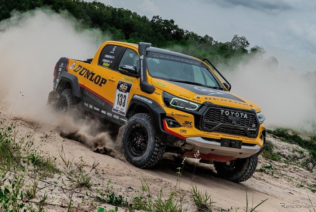 「TOYOTA GAZOO RACING THAILAND」のハイラックスRevo