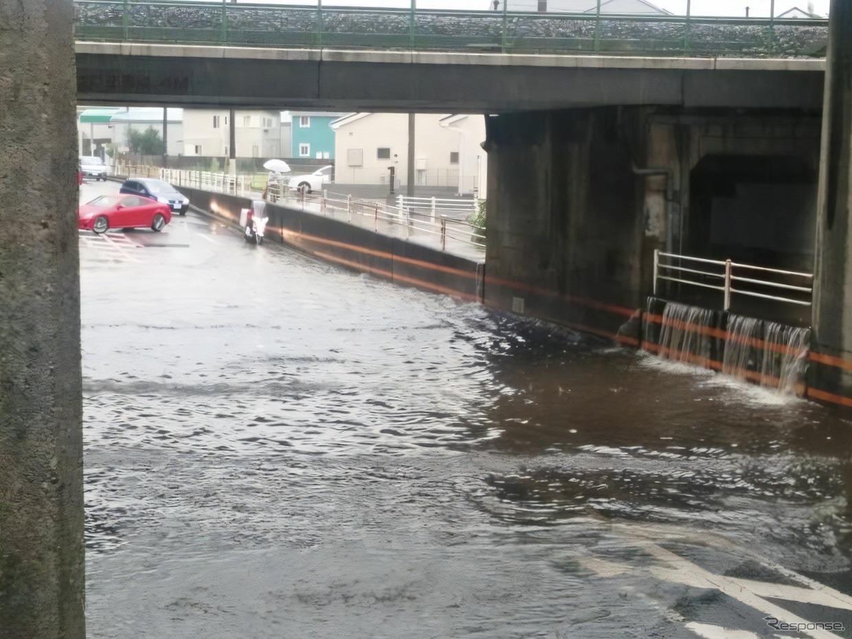 冠水したアンダーパスに進入しない