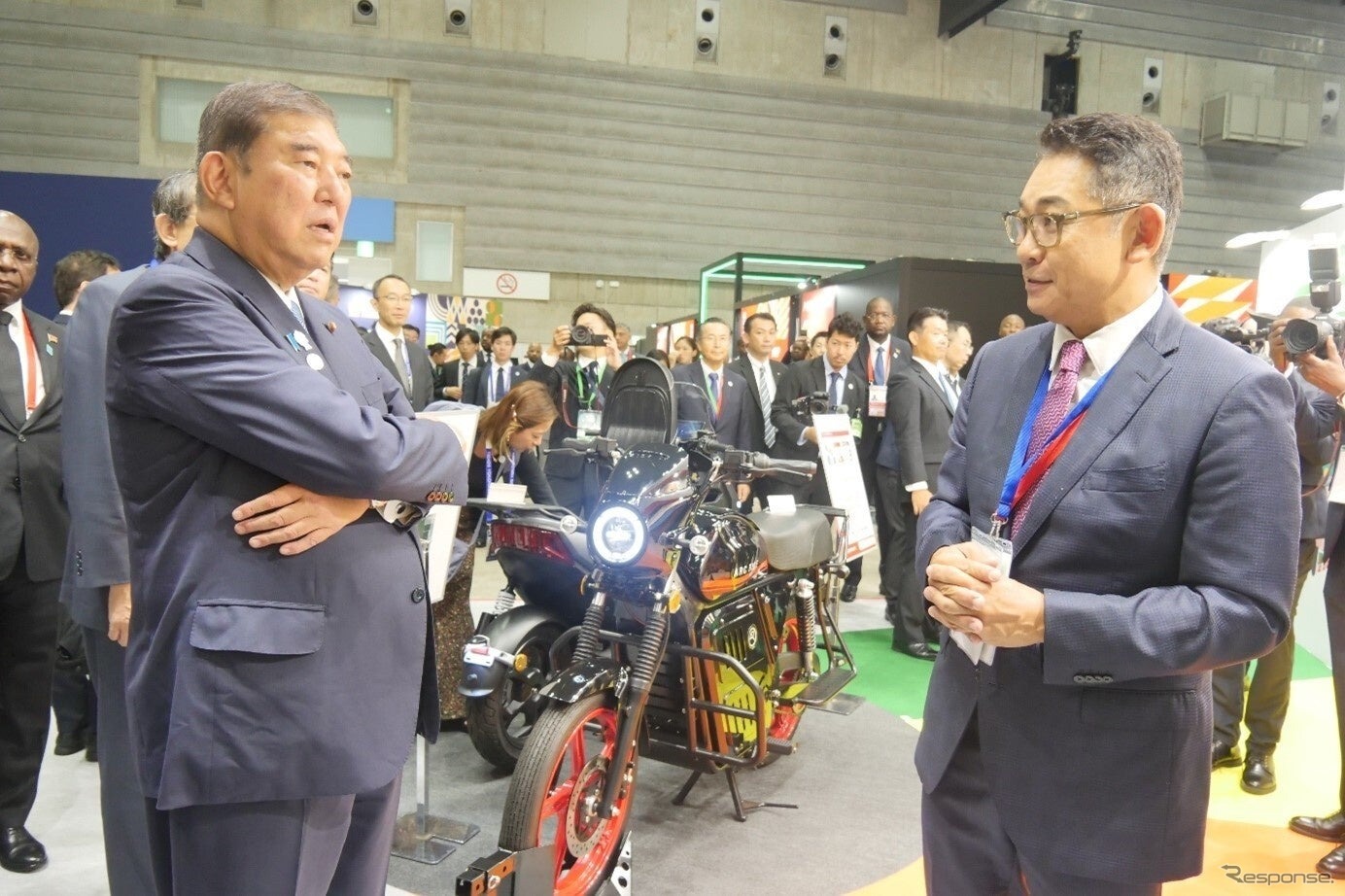ムサシブースを訪れた石破茂首相