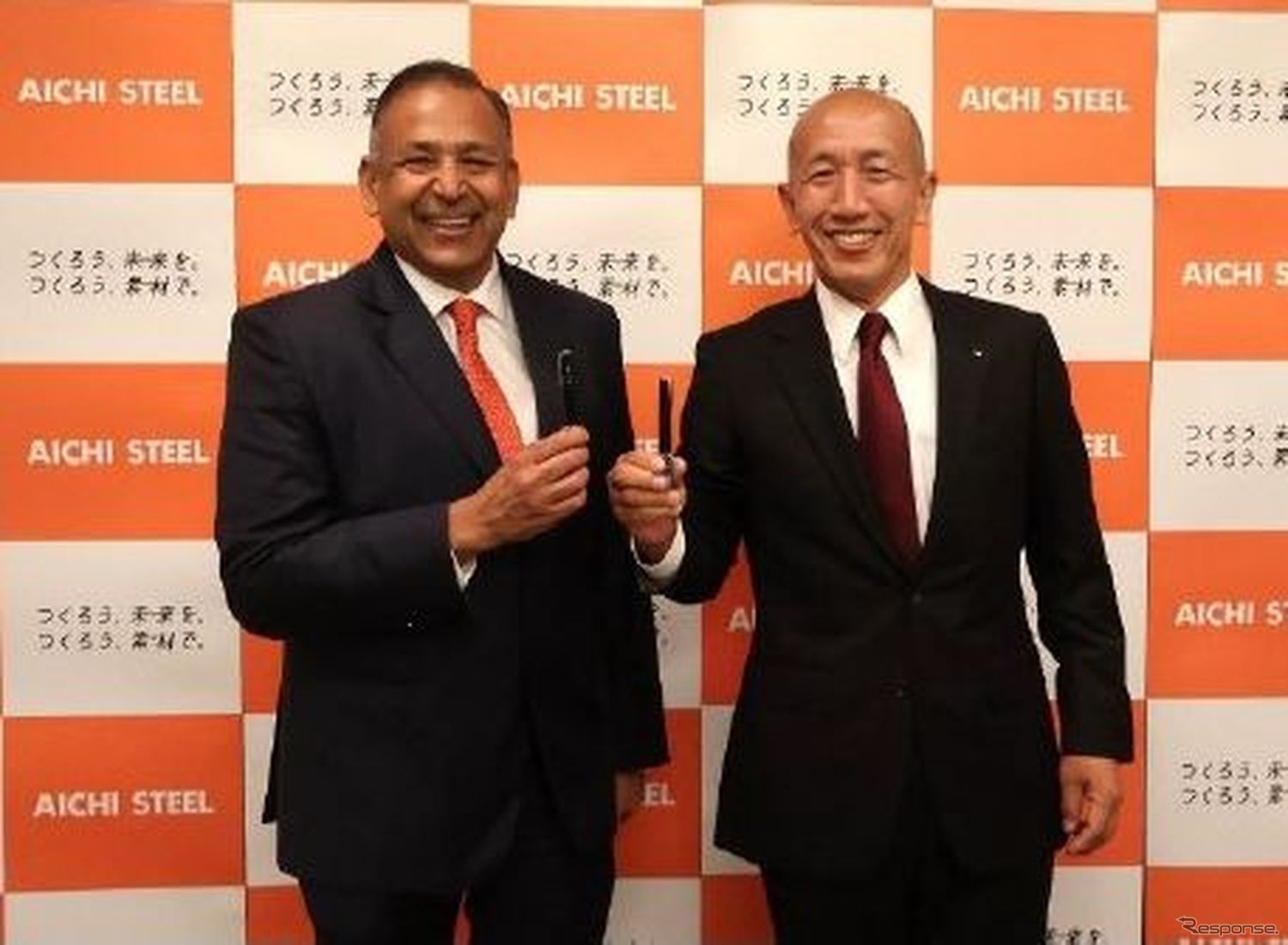 ﾊﾞﾙﾄﾞﾏﾝ ｽﾍﾟｼｬﾙ ｽﾁｰﾙ社社長 Sachit Jain 氏と愛知製鋼の後藤尚英 社長