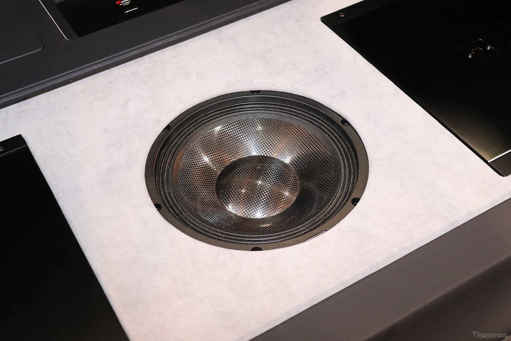 「サブウーファー」が搭載されたオーディオカーの一例（製作ショップ：レジェーラ＜静岡県＞）。