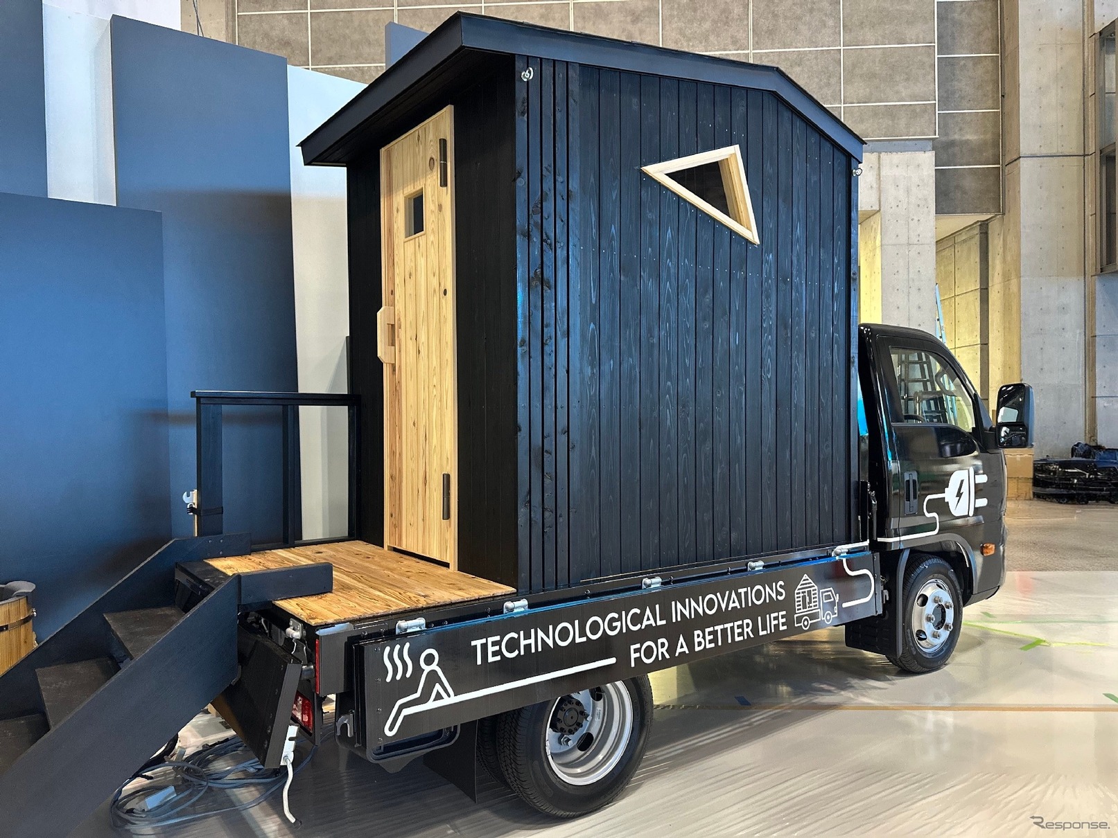 BYDの新型EVトラック「T35」をベースにしたトレーラーサウナ