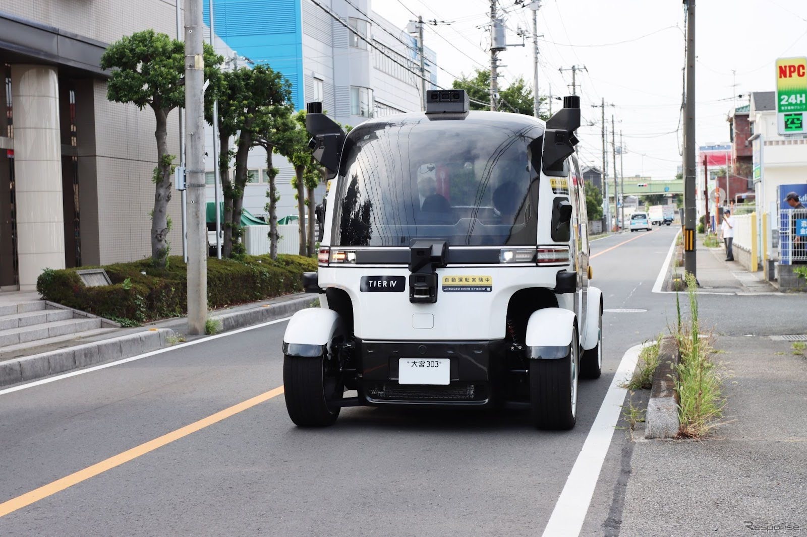 ハンドルもペダルも持たない自動運転車両「Minishuttle(ミニシャトル)」