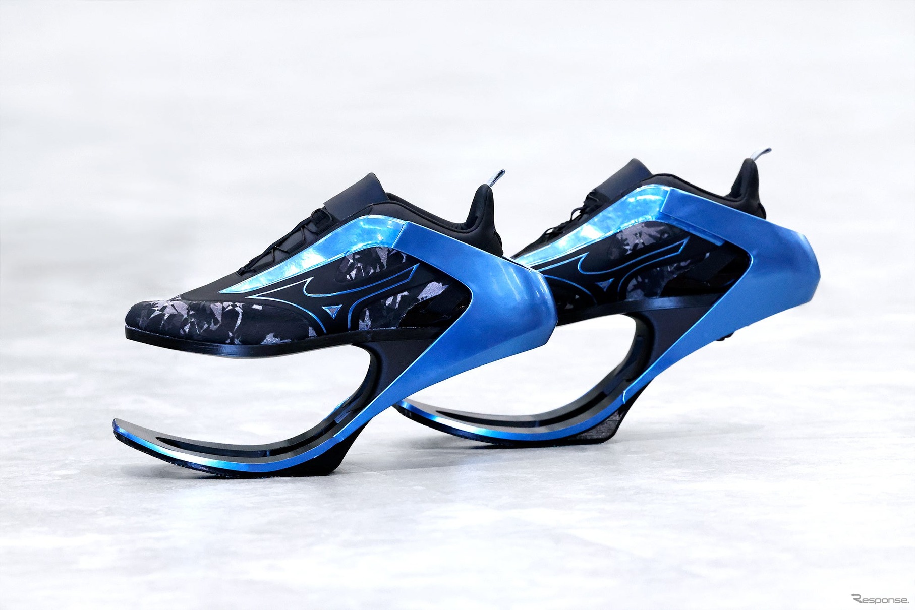 CFRP板バネフットギアコンセプトモデル「MOBILARIA β」