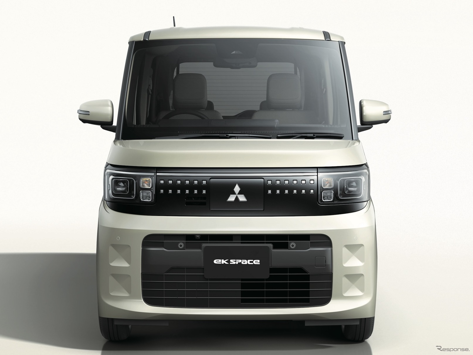 三菱 eKスペース 新型(Mグレード、ナチュラルアイボリー)