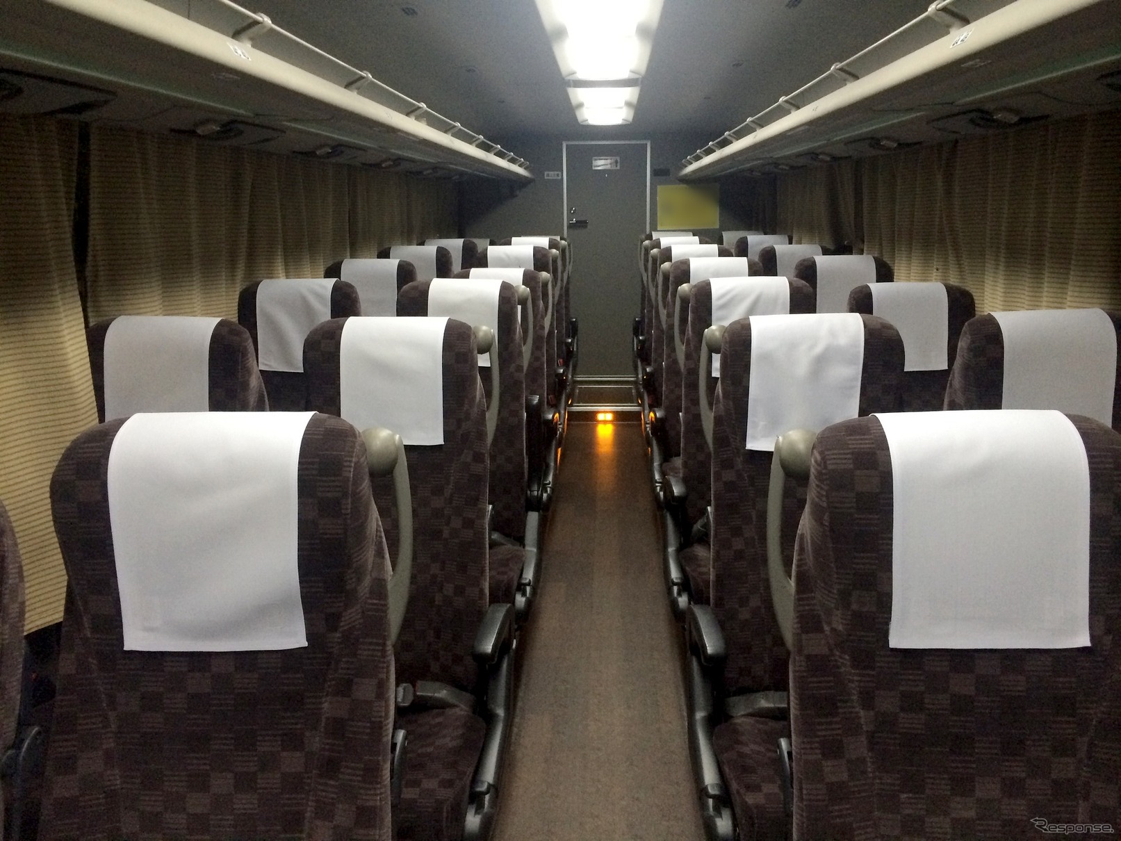 「相席ブロック」という行為が横行し、高速バス各社を悩ませているという(写真はイメージ)