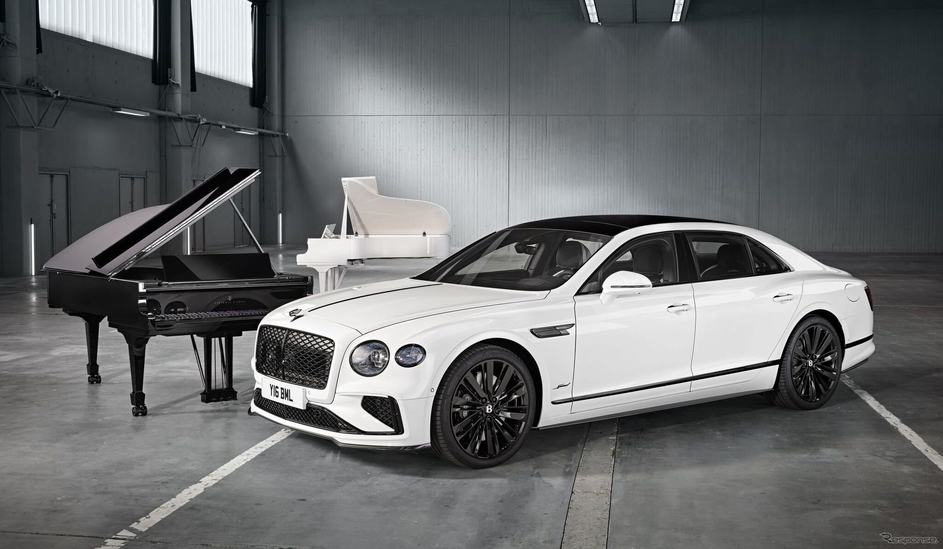 特別仕様のベントレー『フライングスパー・スピード』と限定生産ピアノ「スタインウェイ・グランドピアノ」