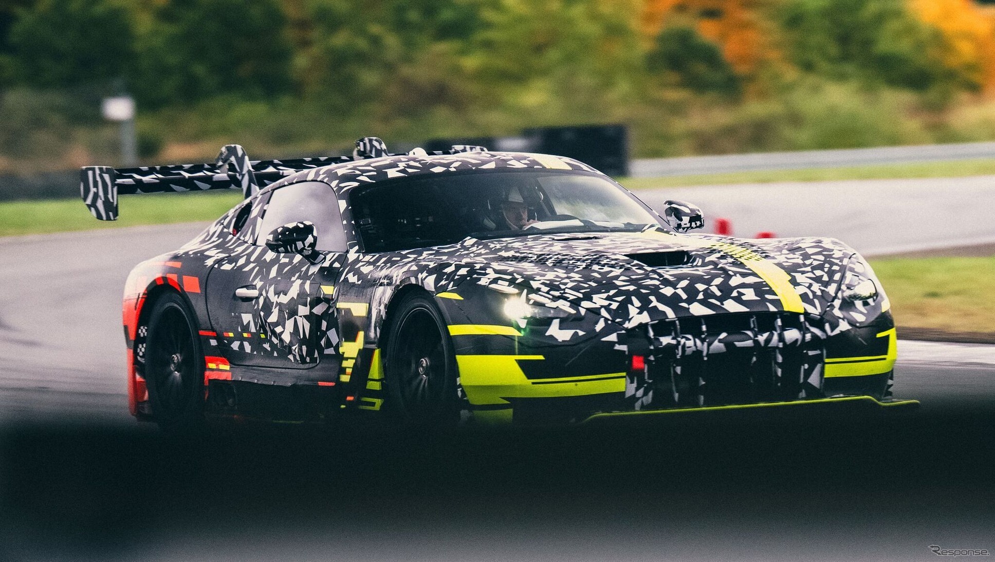 メルセデスAMGのコンセプトAMG GTトラックスポーツのプロトタイプ