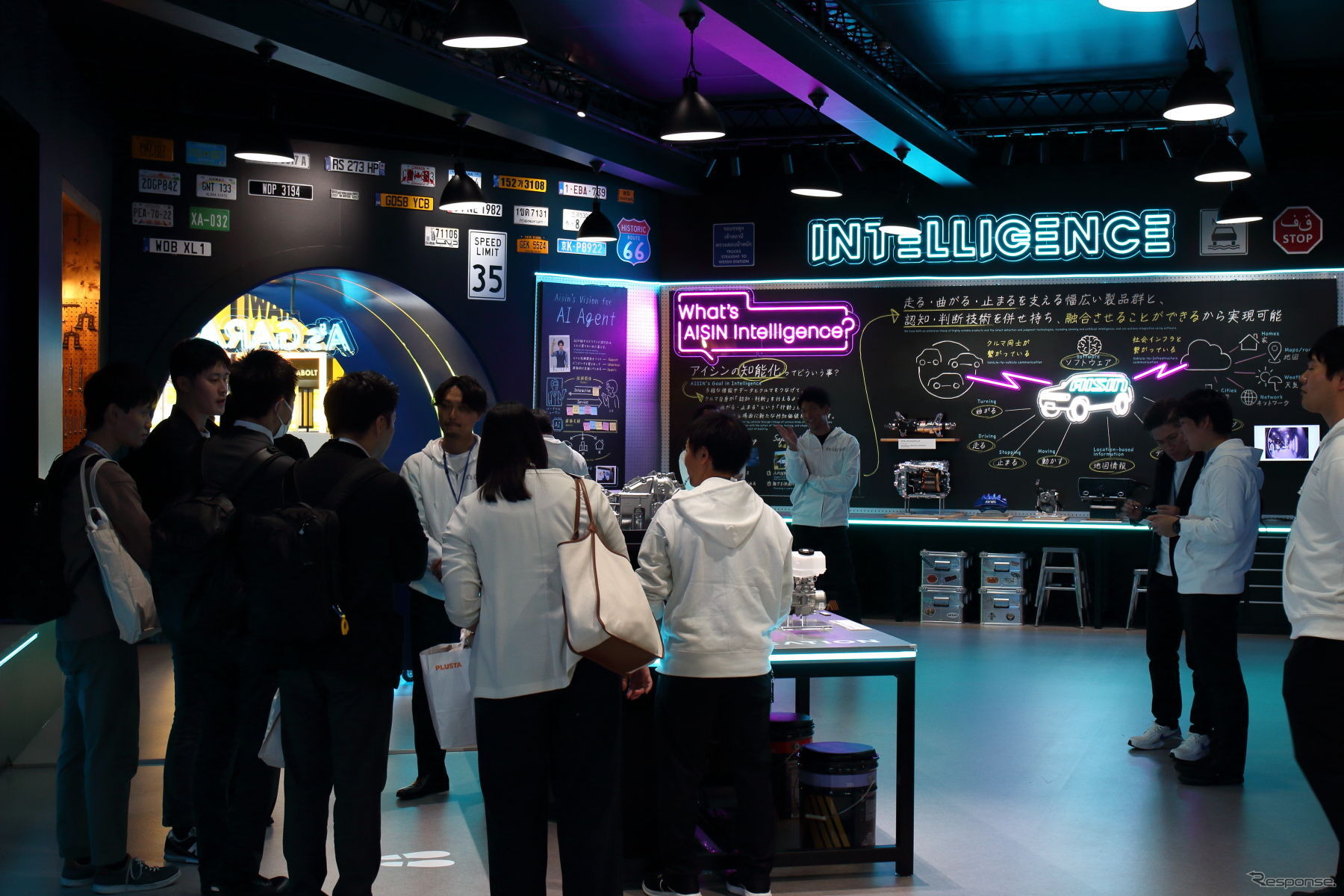 「A'sガレージ」をコンセプトにブースを展開したアイシン(ジャパンモビリティショー2025)