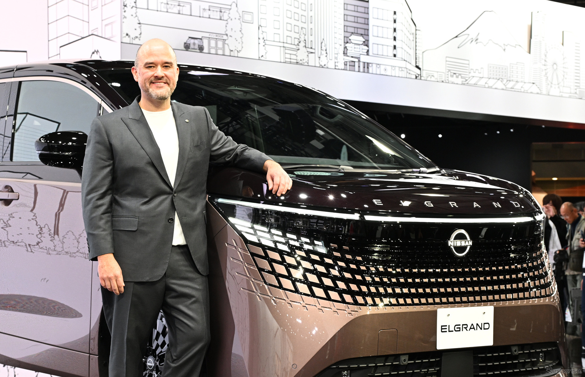 日産自動車 イヴァン・エスピノーサ社長と新型エルグランド(ジャパンモビリティショー2025)