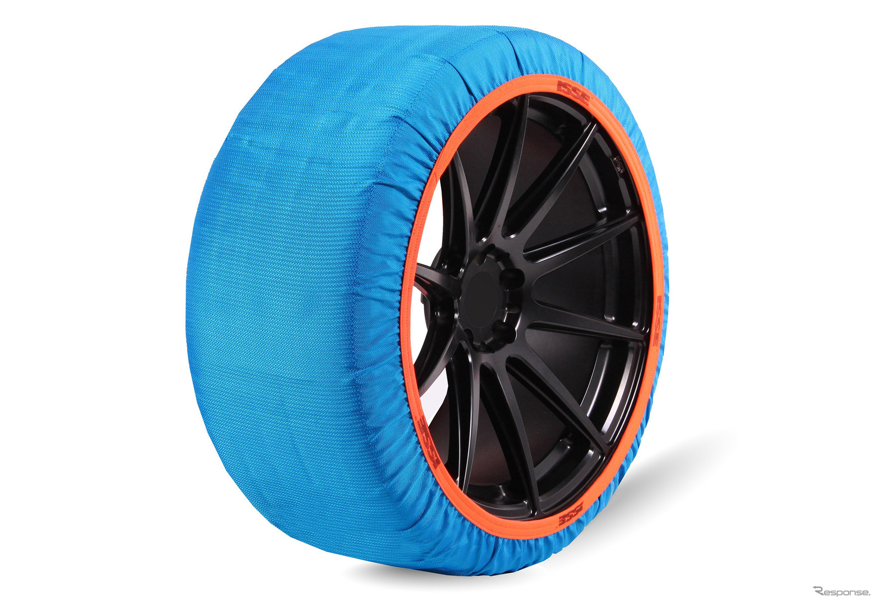 約30本分のペットボトルから生まれた布製タイヤチェーン「イッセ・スノーソックス リサイクル」