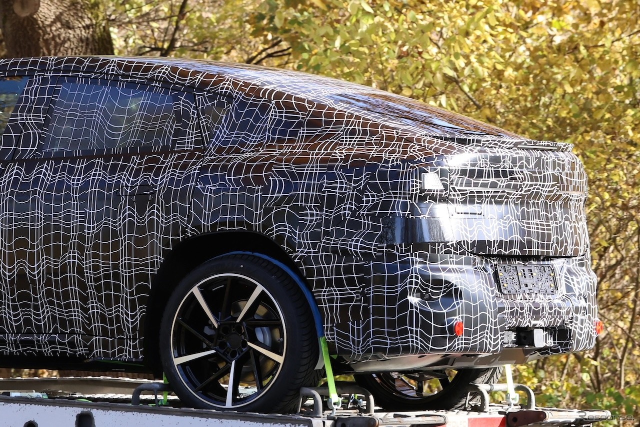 BMW iX4 市販型のプロトタイプ