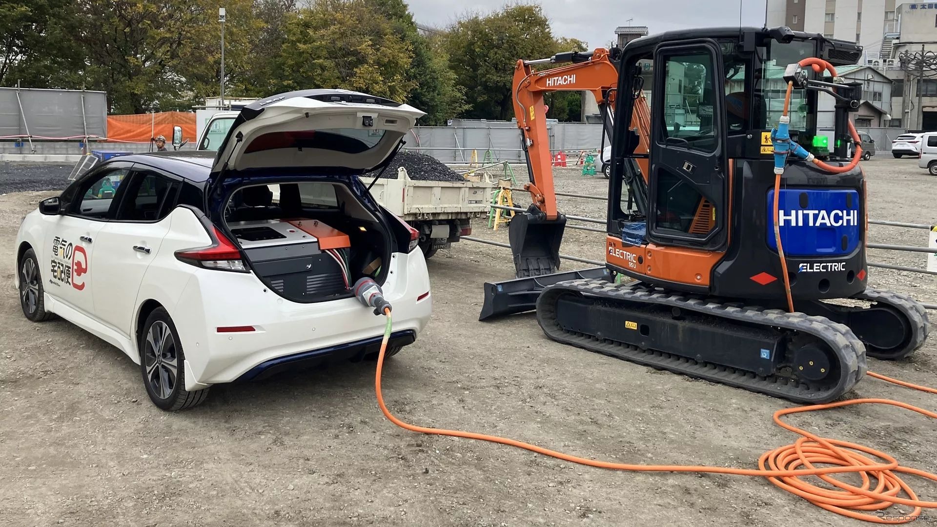 移動式給電車によるバッテリー駆動式ショベルへの充電