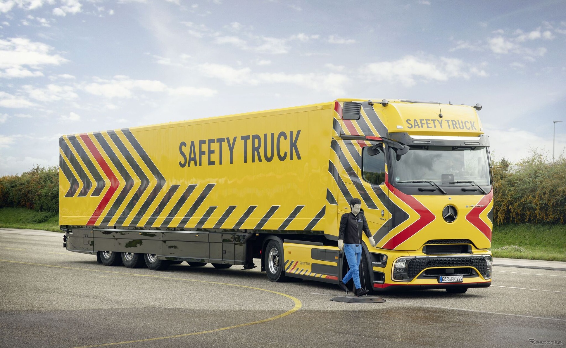 メルセデスベンツのトラックとバス向け最新安全装備