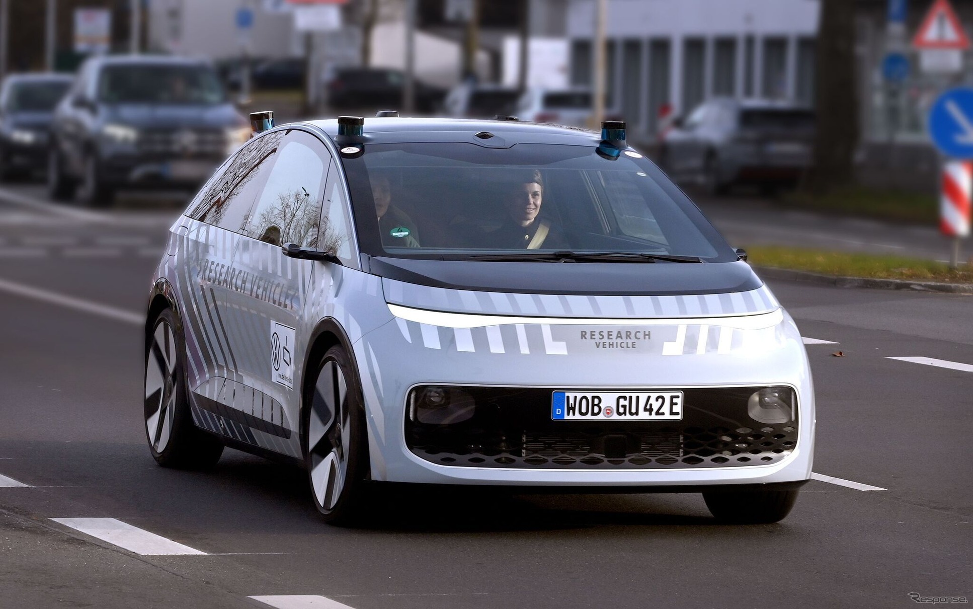 VWのハンドルもペダルもない自動運転研究車両「Gen.Urban」