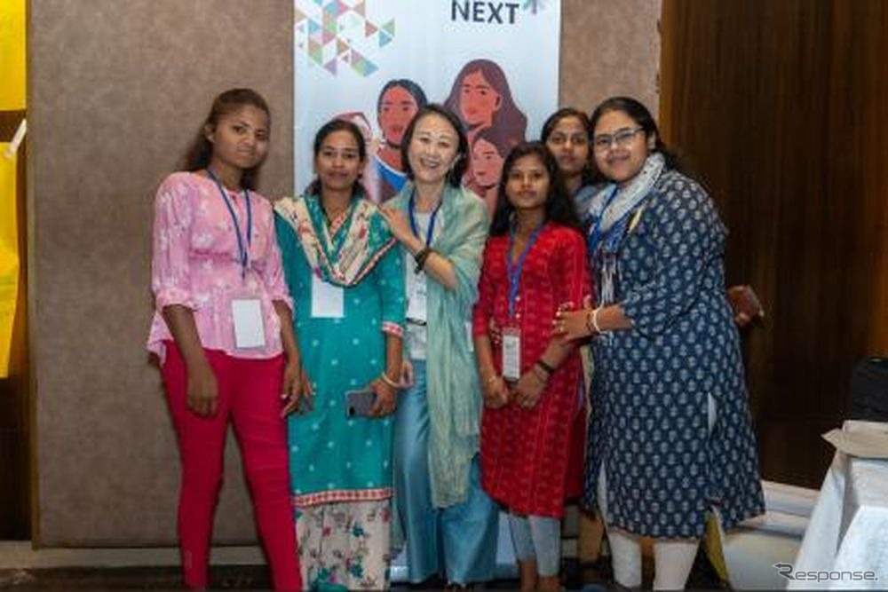 「Torii」創業者の清水友美氏（左から3番目）とリーダーシップアクションを精力的に続けるサバイバーリーダーたち