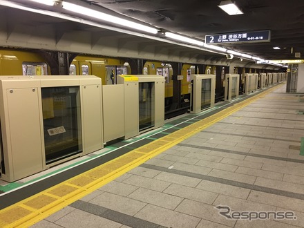 東京メトロ全駅へのホームドア整備完了は2025年度の見通しとなった。写真は浅草駅のホームドア。